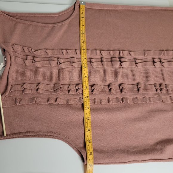 Ann Taylor Loft,   Dusty Rose Knit, size M, center ruffle detail sleeveless top. - Picture 3 of 12
